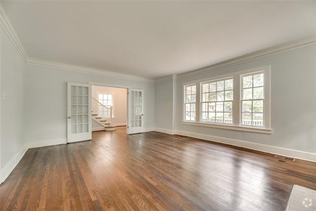 Building Photo - 3303 Drexel Dr Rental