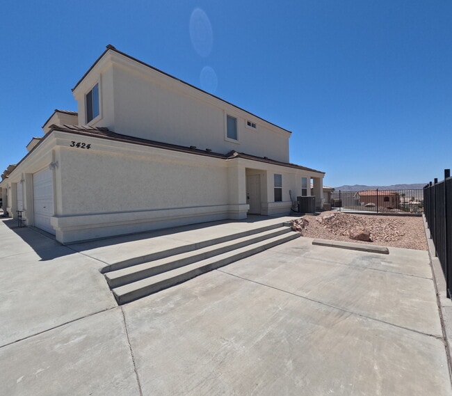 Closer view of front door - 3424 Sunriver Rd