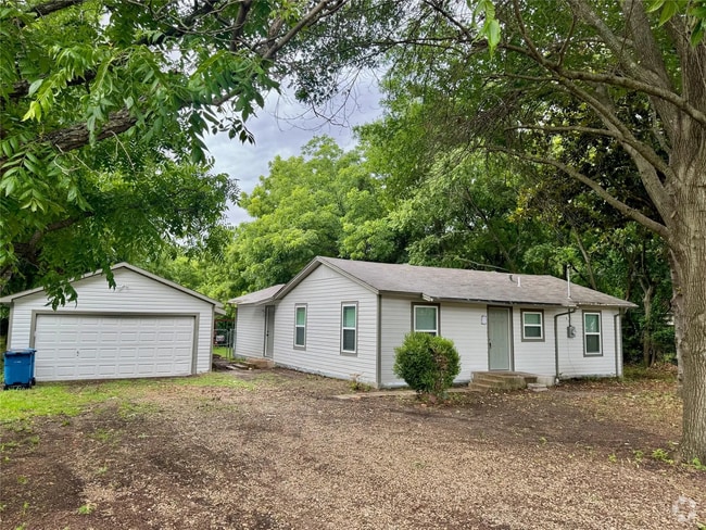 Building Photo - 728 Hilltop Cir Rental