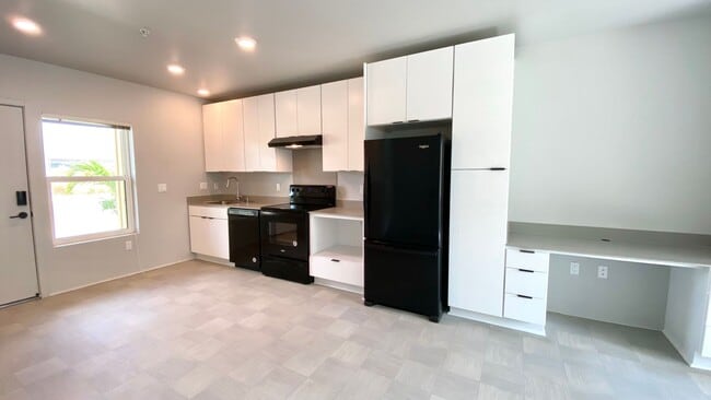 Photo - AVAILABLE Soon !!! BRAND NEW STUDIO IN HO'OPILI!