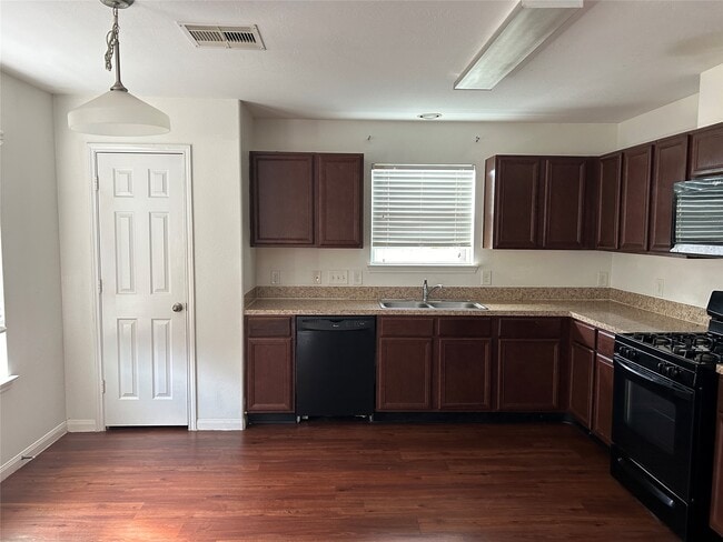Photo - 21511 Donata Cir