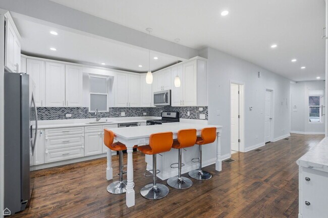 Photo - 4151 W Fullerton Ave