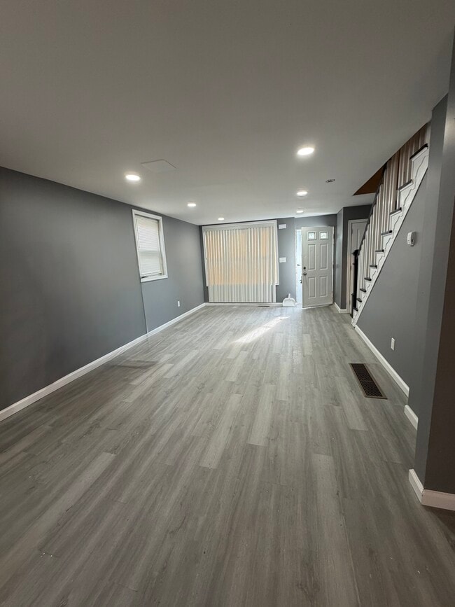 Photo - 547 Eastlawn Ave