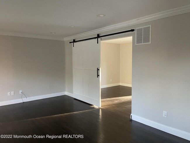 Photo - 5 Stockport Way