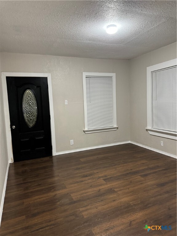 Photo - 2320 Woodland Dr