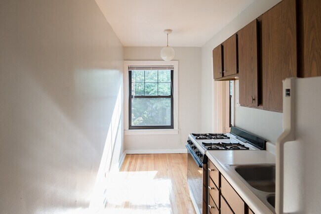 Photo - 3007 N Racine Ave Unit 4