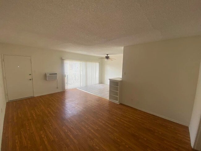 Photo - 21809 Lanark St Unit 29