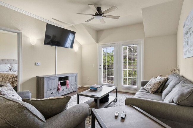 Building Photo - Midtown Village 2 Bed 2 Bath Condo! Available July!