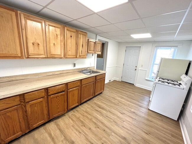 Building Photo - 515w3rd Unit 1