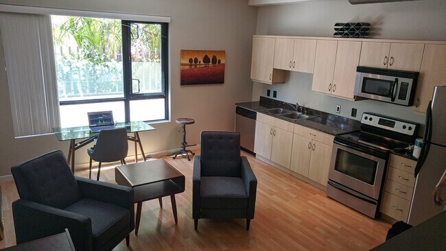889 Date St Unit 143