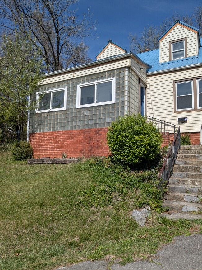 Building Photo - 307 Tusculum Blvd