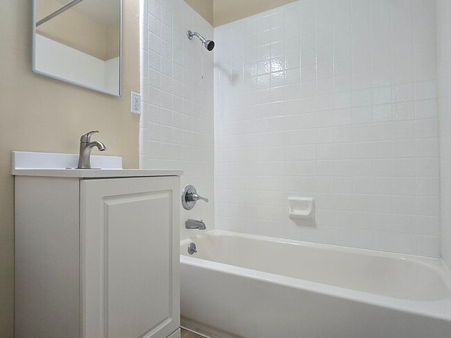 Photo - 45 Oak Ave Unidad 103