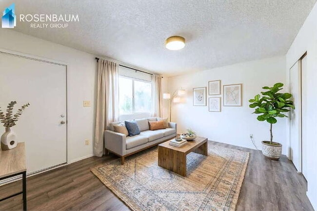 Photo - 9230 N 6th St Unidad 3