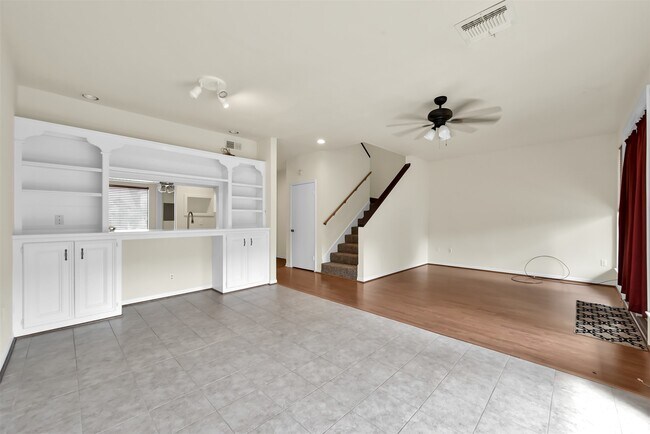Photo - 3240 Poe Dr