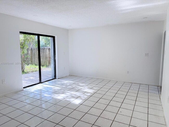 Photo - 20110 SW 88th Ct Unit 20112
