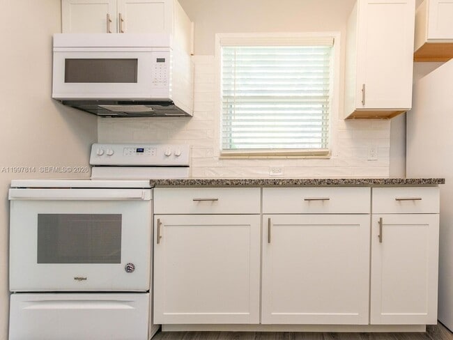 Photo - 1413 NW 3rd Ave Unit 2