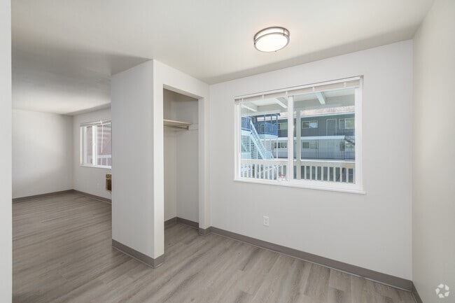 2BR, 1BA - 832SF - The Vicinity