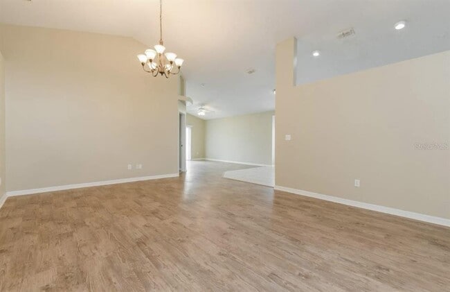 Photo - 409 21st Ave W