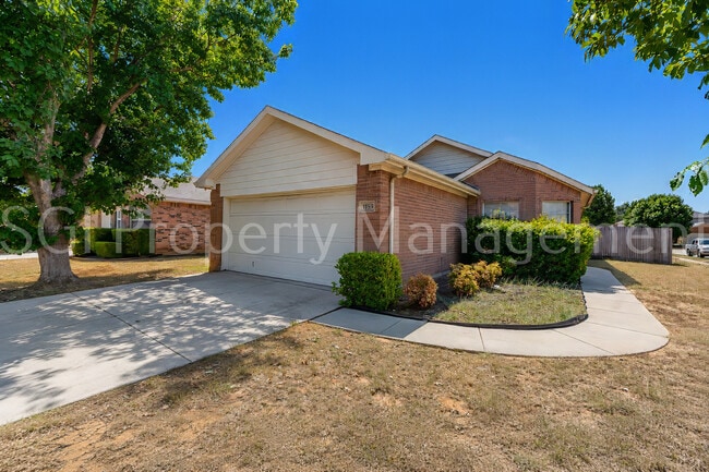 Building Photo - 1153 W Cottonwood Dr
