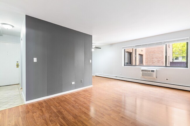 Photo - 6021 N Winthrop Ave