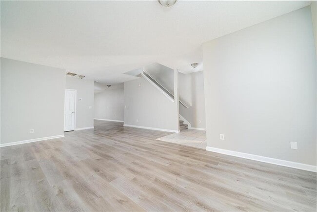Photo - 7683 Creekside Ln
