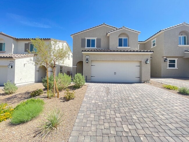 Building Photo - Beautiful Gated Henderson Home | 3 Bed/ 2.5 Bath- AVAILABLE 3/31/26