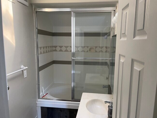 Photo - 2725 S 900 E