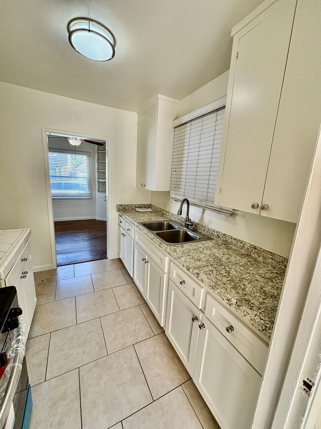 Photo - 11- Palm-Tuler Rentals Unit 102