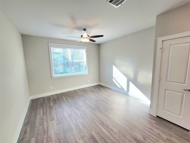 1620 Oak Tree Dr Unidad 2104