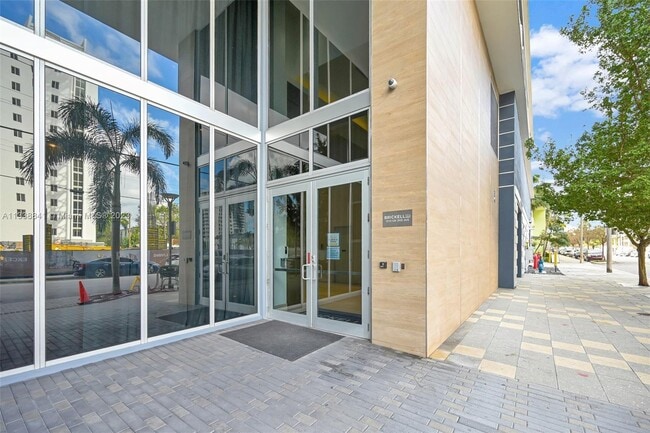 Building Photo - 1010 SW 2nd Ave Unit 1107