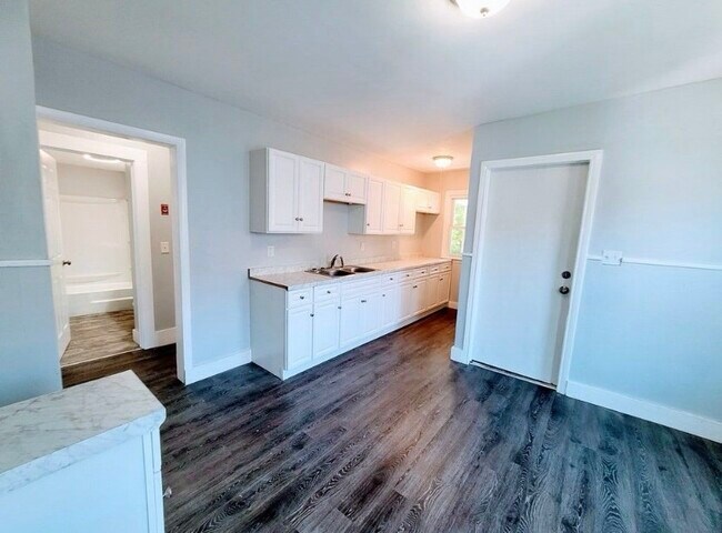 Photo - 33 Algonquin Pl Unit 2