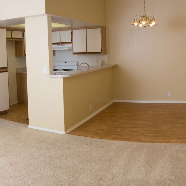 Classic Kitchen/ Dining
