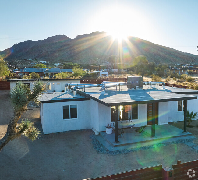 Building Photo - 4540 Avenida La Candela Unit Main House