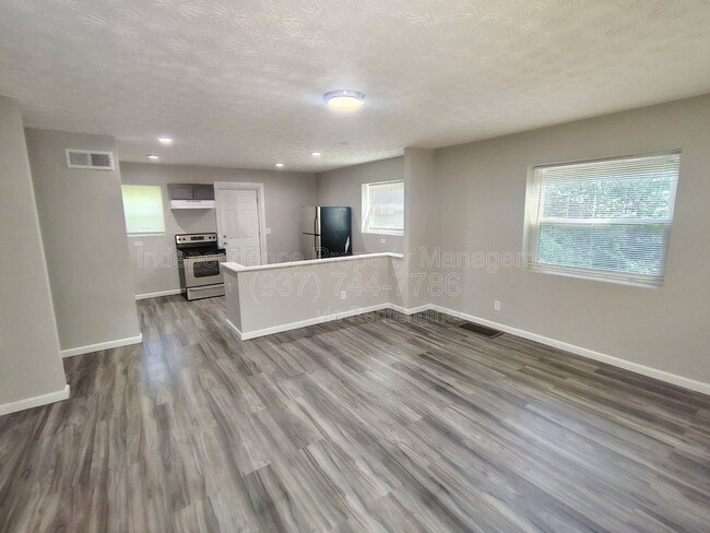 Photo - 2166 Clara St