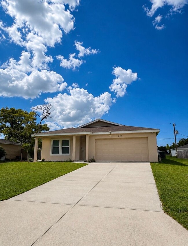 Building Photo - Spacious 4-Bedroom Home for Rent in Palm Bay!