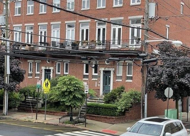 Building Photo - 232 Monroe St Unit F1-S