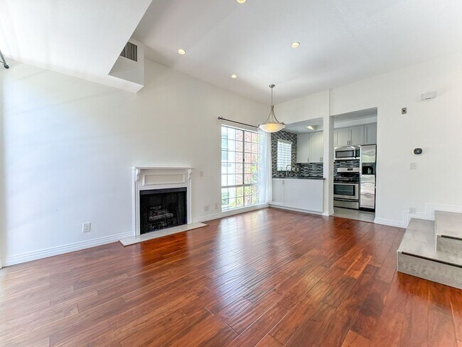 Photo - 1733 Malcolm Ave