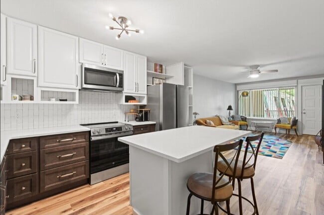 Building Photo - 210 Pelham Rd Unit 211B