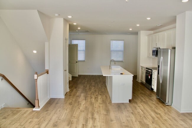 Photo - 466 Blair Rd