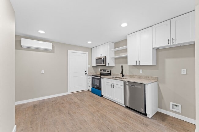 Photo - 2623 Canfield St