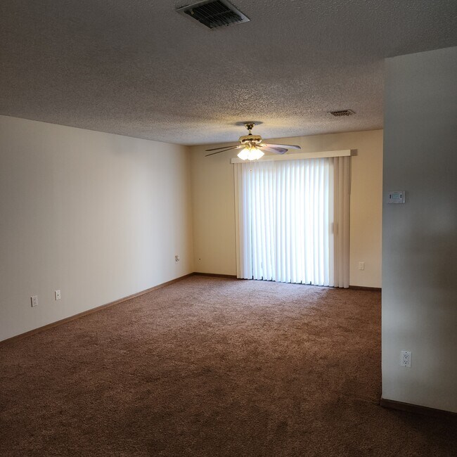 Photo - 7512 E 17th St N