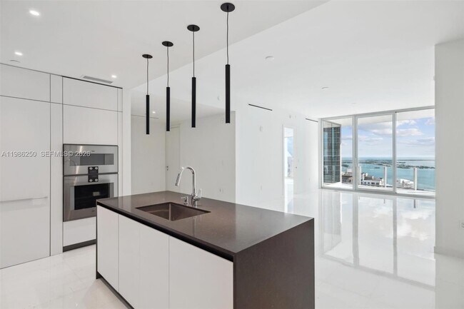 Photo - 300 Biscayne Blvd Way Unidad 3805W