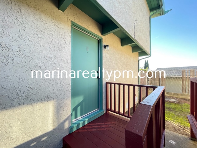 Building Photo - 240 Holly St