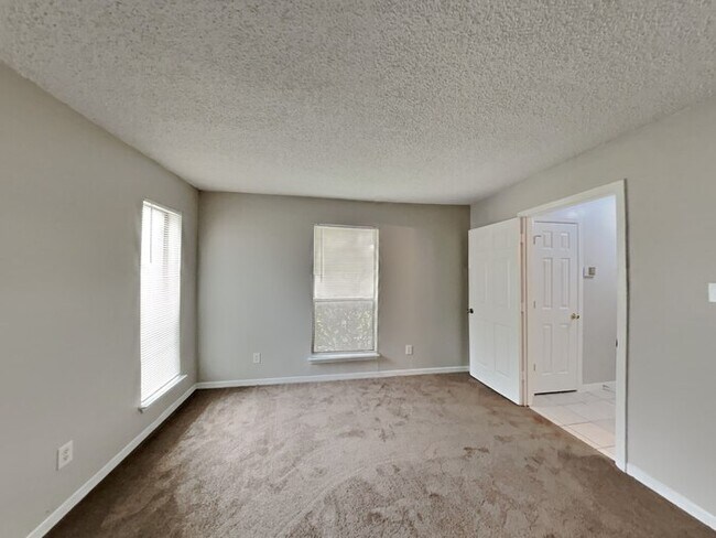 Photo - No Application Fee* $500.00 off 1st months...