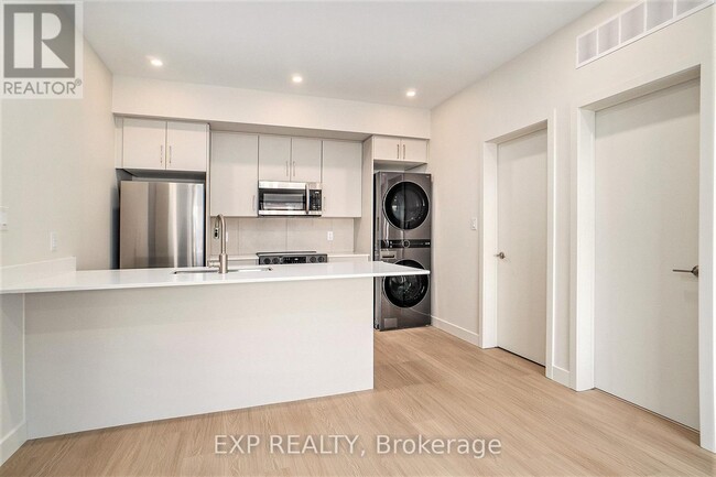 Photo - 158 Laval St Unité 7