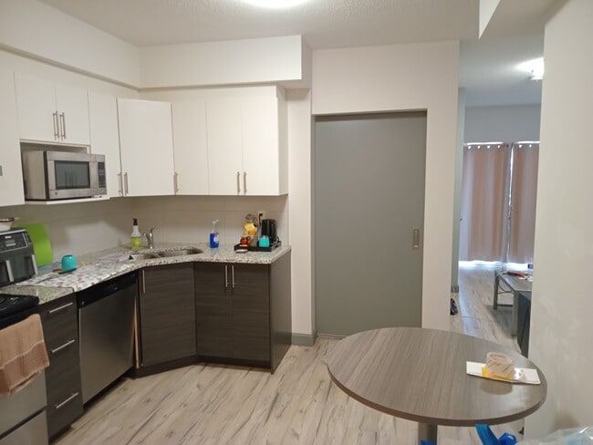 Photo - 258A Sunview St