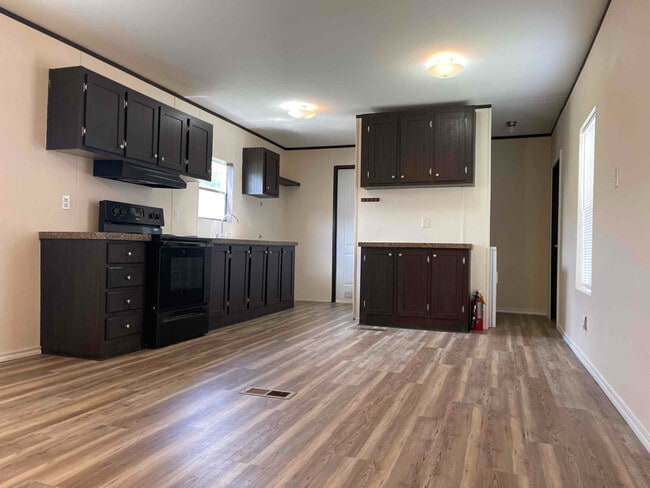 Photo - 2601 Leary Ln
