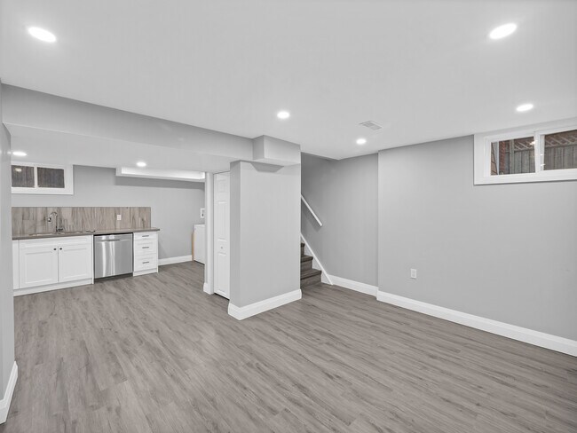 Photo - 401 Bunting Rd