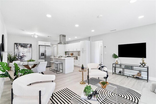 Photo - 925 NW 84th St