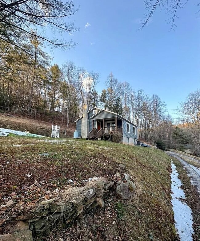 Photo - 2050 Blowing Rock Blvd